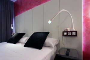 Executive double for single use with private facilities (shower)