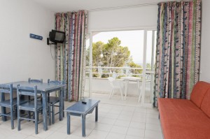 2 person 1 room apartment and 2 children with private facilities