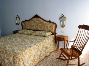 8 person deluxe 3 room suite with canal view, balcony, an extra bed, and private facilities