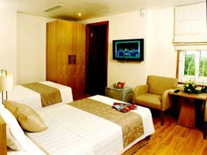 Superior twin with private facilities (bath and shower), and breakfast