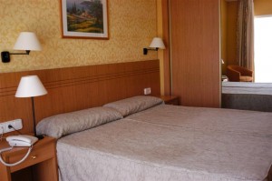 Economy double for single use with private facilities