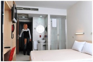 Standard double or twin with city view, and private facilities (shower)