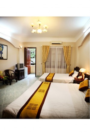 Deluxe triple with city view, balcony, and private facilities (bath and shower)