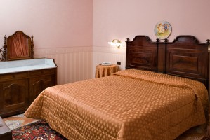 Standard double or twin with private facilities