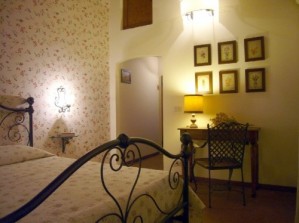 Classic double with garden view, and private facilities (shower)