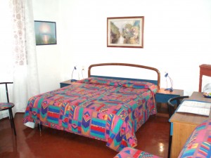 Extra large quad with private facilities (shower)
