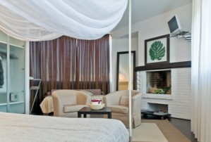 2 person junior suite with private facilities