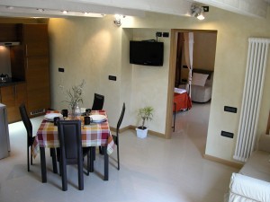 6 person deluxe 3 room apartment with garden view, garden, and private facilities (bath and shower)
