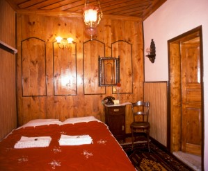 Economy double with garden view, french bed, and private facilities (shower)