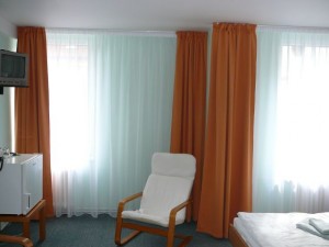 Doble o twin estandard con vista al ciudad, y ba�o privado (ba�era y ducha)