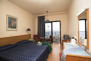 Twin for single use with inland view, and breakfast