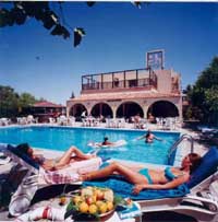 Classic double with sea view, king bed, private facilities (bath and shower), and breakfast