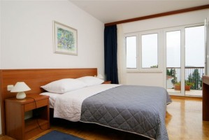 Double with sea view, balcony, private facilities, and breakfast