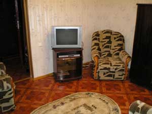 Classic double with city view, queen bed, an extra bed, and private facilities