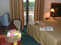 Double for single use with private facilities, and breakfast