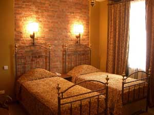 Classic 1 room twin for single use with private facilities, and breakfast