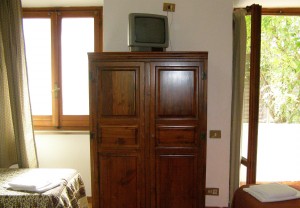 Standard triple with private facilities (shower)