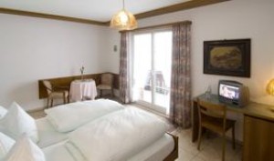 Comfort quad with private facilities (shower)