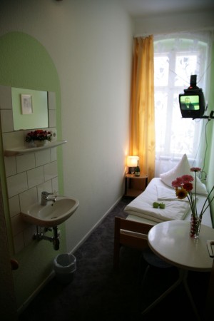 Classic single with garden, and shared facilities
