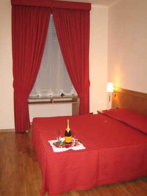 Superior double with queen bed, private facilities, and breakfast