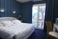 Standard double with garden view, and private facilities (bath and shower)