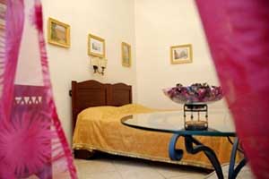 Comfort double for single use with city view, and private facilities