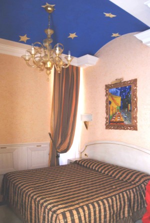 Classic single with private facilities (shower), and breakfast