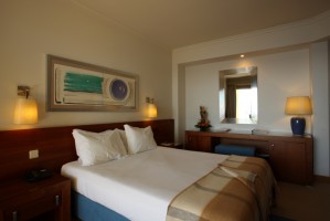 Standard single with sea view, balcony, and private facilities