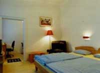 2 person 1 room apartment with city view, private facilities (shower), and breakfast